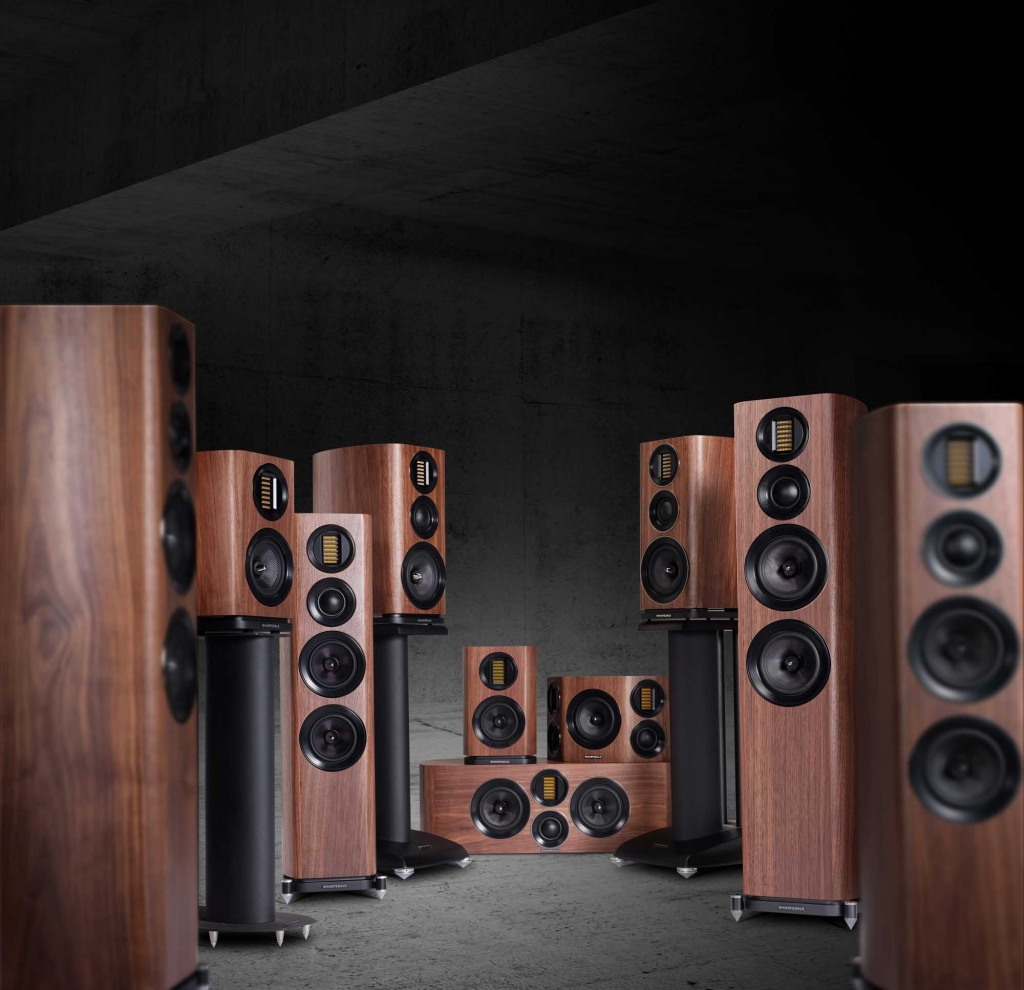 EVO4 Series Walnut Lifestye (1)