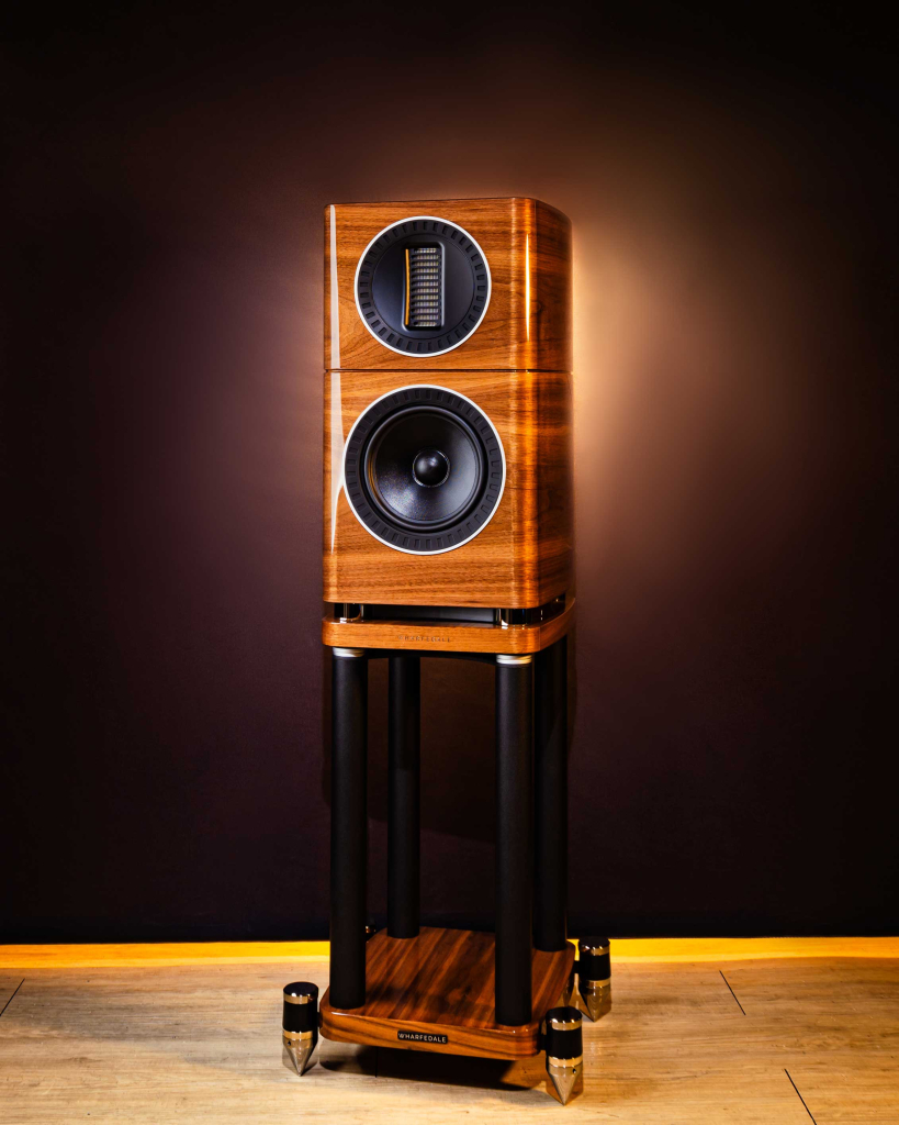 Wharfedale Elysian 1 書架喇叭搭配專用腳架，售價165,000元，迎家音響台灣授權代理